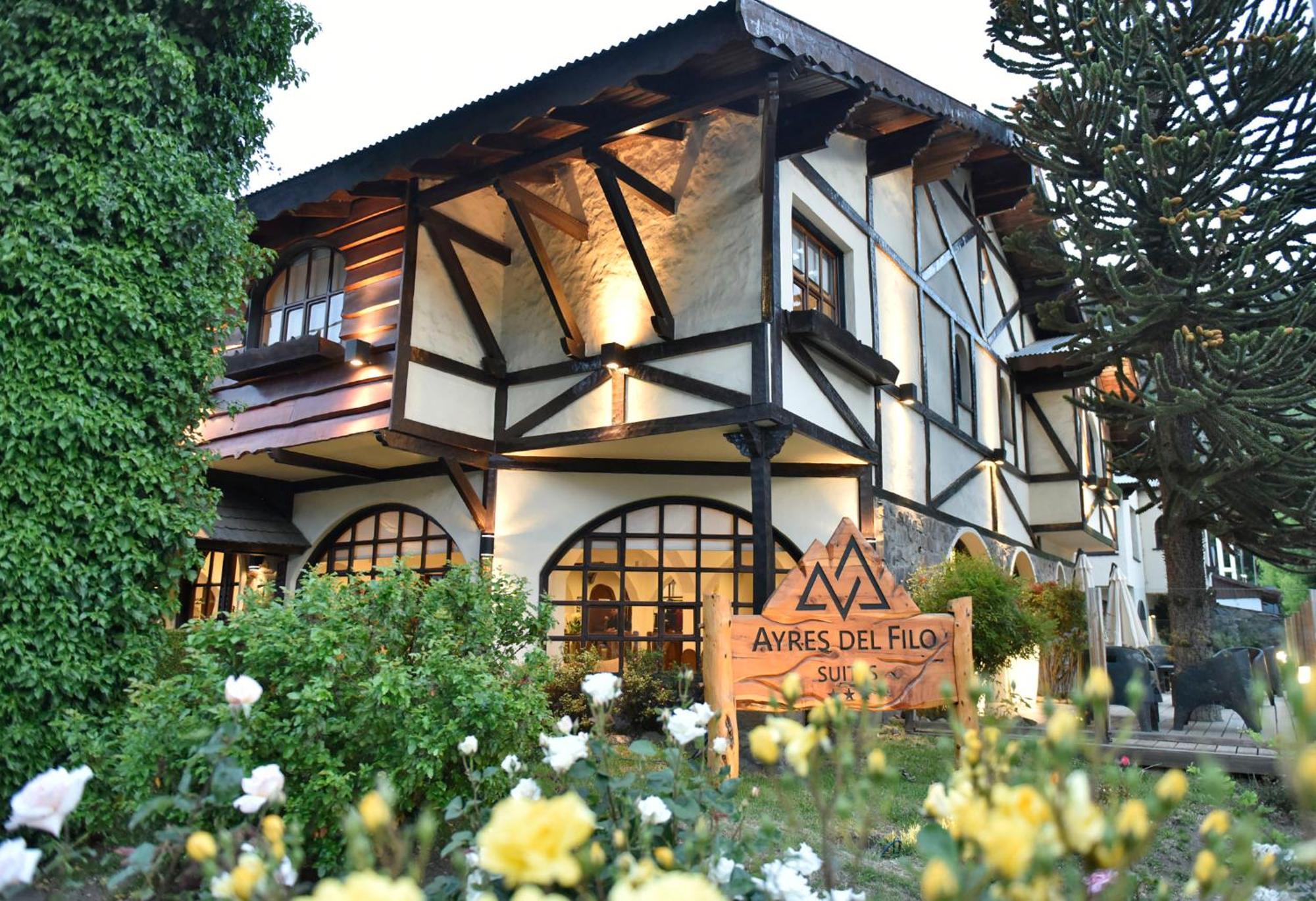 Ayres Del Filo Hotel